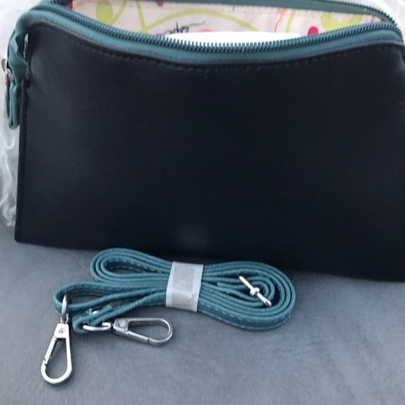 Dannah beautiful flower 🌺 leather shoulder bag - Picture 6 of 7